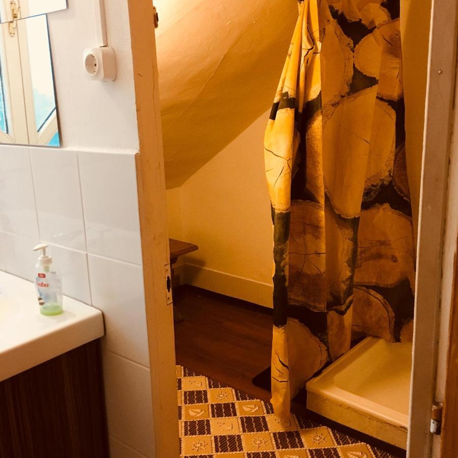 Y Hostel Balatonlelle Ngoại thất bức ảnh