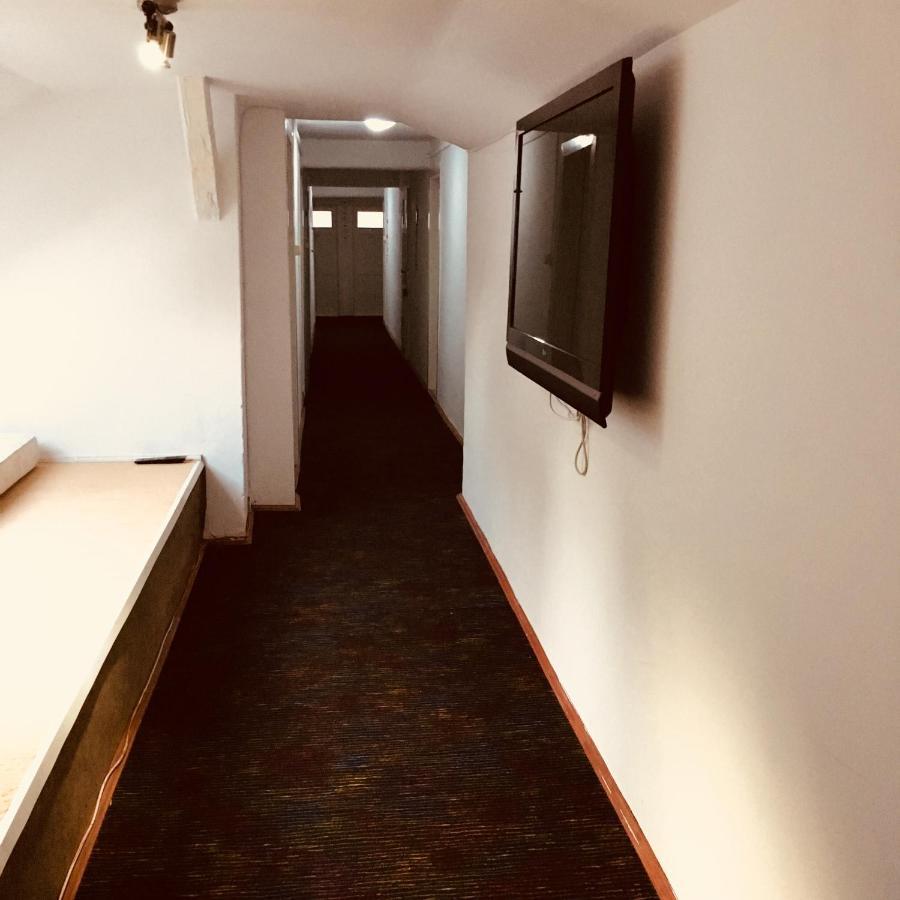 Y Hostel Balatonlelle Ngoại thất bức ảnh